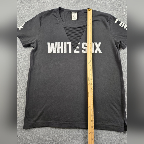 PINK Victoria's Secret Black Chicago White Sox Tee Size Small - Picture 3 of 9